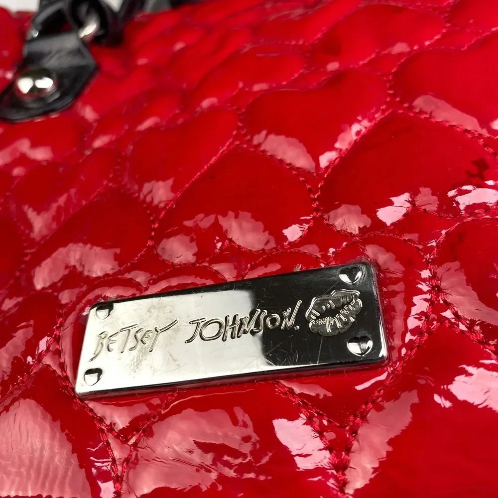 BETSEY JOHNSON QUILTED HEARTS Red Vegan Leather DUFFLE HAND BAG! Purse Black Bow - Picture 6 of 16
